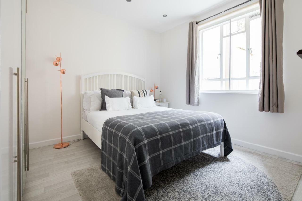 Leinster Gardens By Lime Street